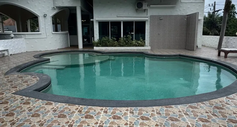 À louer 3 chambres maison à Mueang Phuket, Phuket