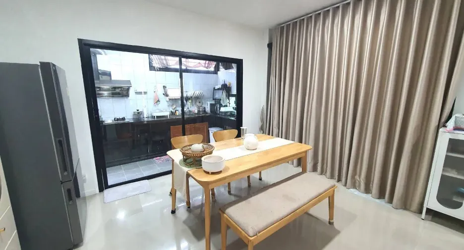 For sale 4 bedrooms house in Si Racha, Chonburi