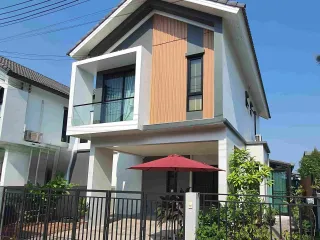For sale 4 bedrooms house in Si Racha, Chonburi