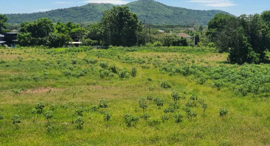 For sale 4 bedrooms house in Si Racha, Chonburi