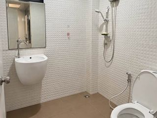 For sale 4 ベッドルーム townhouse in Wang Thonglang, Bangkok