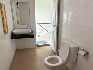 For sale 4 ベッドルーム townhouse in Wang Thonglang, Bangkok