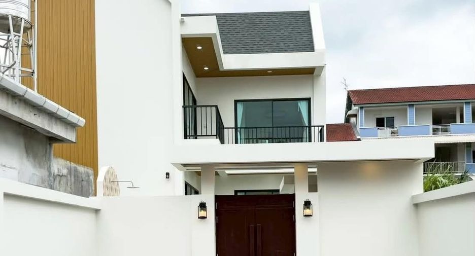 À louer 3 chambres maison à Mueang Phuket, Phuket