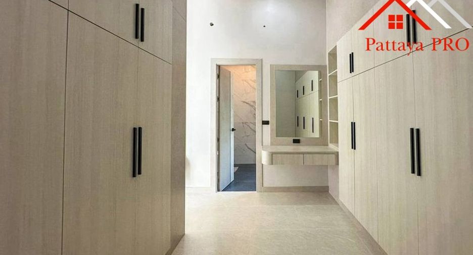 Haus zum Kauf mit 4 Zimmer in Bang Lamung, Chonburi