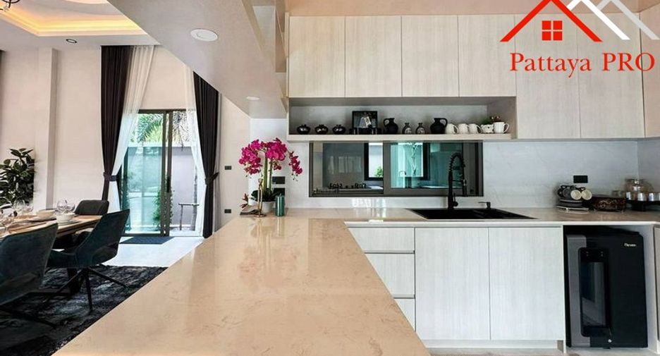 Haus zum Kauf mit 4 Zimmer in Bang Lamung, Chonburi