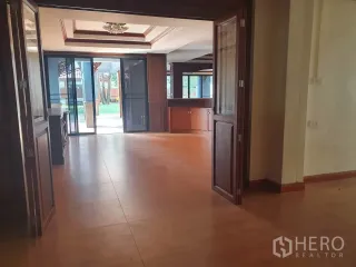 出租 6 卧室 独立屋 在 沙吞, 曼谷