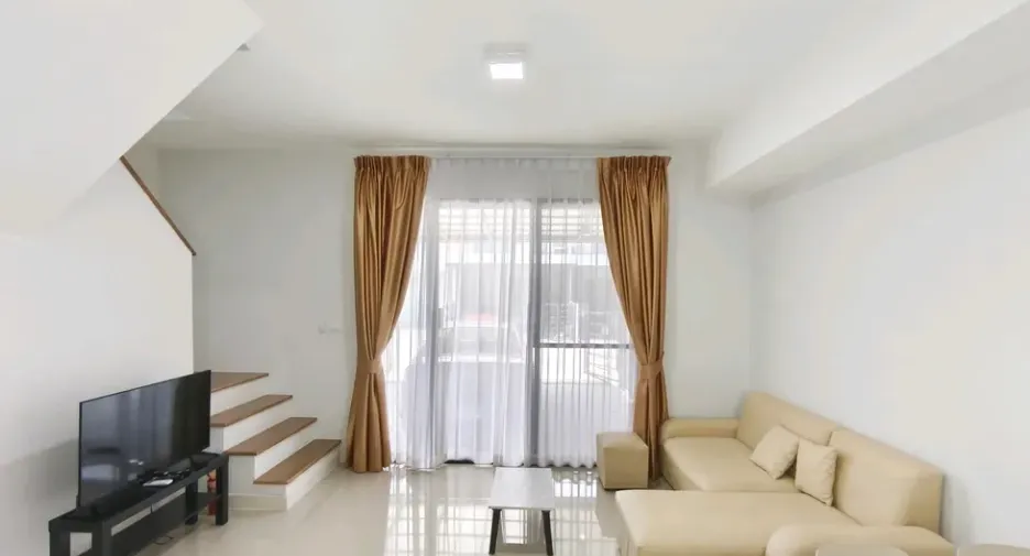 Аренда 3 спальни таунхаус в Bang Phli, Самутпракан