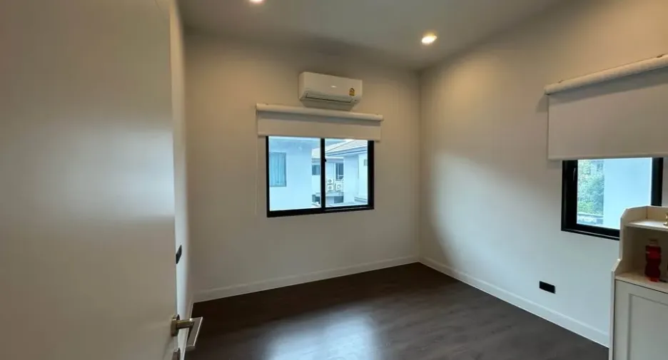 ให้เช่า 4 ห้องนอน บ้านเดี่ยว ใน บางกะปิ, กรุงเทพฯ