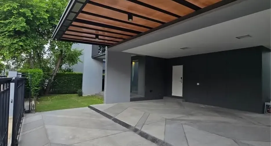 ให้เช่า 4 ห้องนอน บ้านเดี่ยว ใน บางกะปิ, กรุงเทพฯ