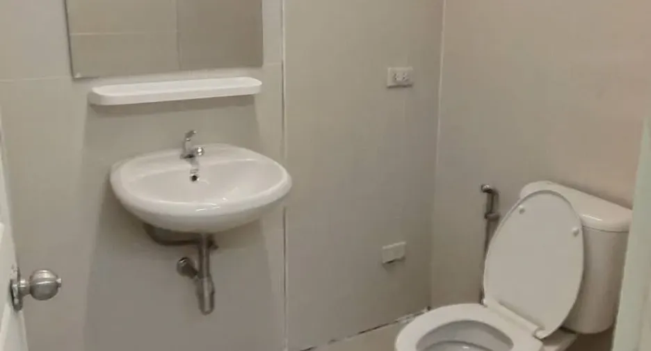 Local comercial en alquiler de 1 habitaciones en Watthana, Bangkok