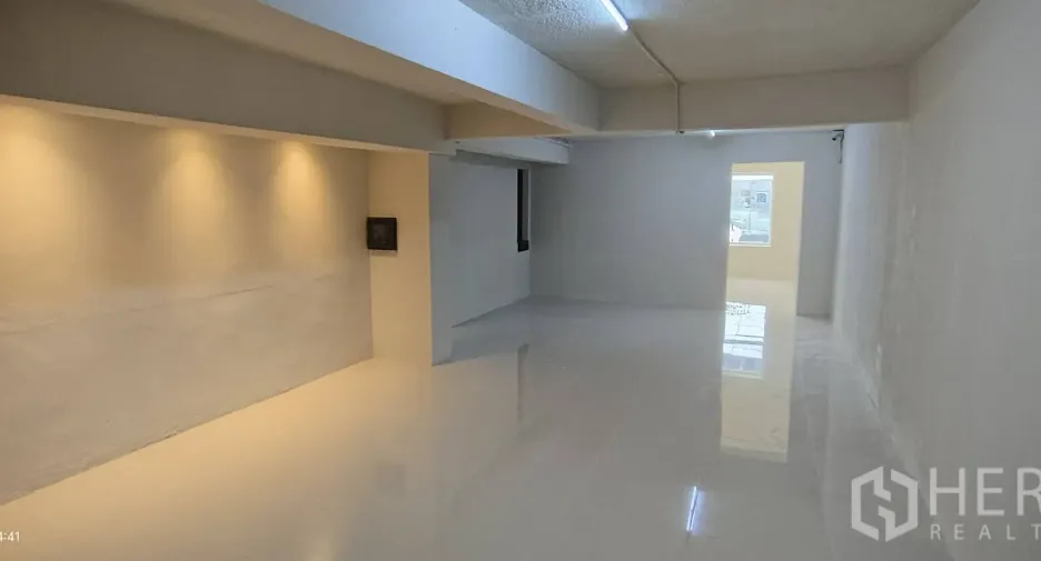 Local comercial en alquiler de 1 habitaciones en Watthana, Bangkok