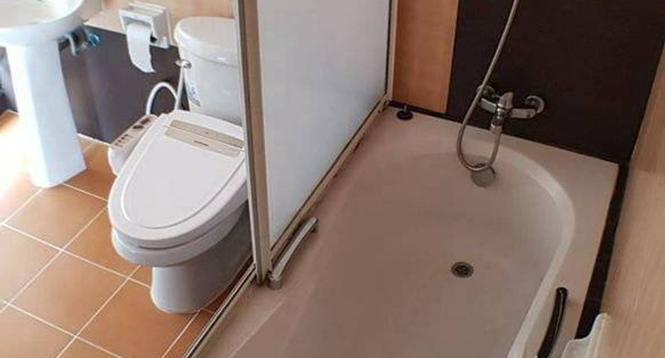 For sale 2 bedrooms condo in Si Racha, Chonburi