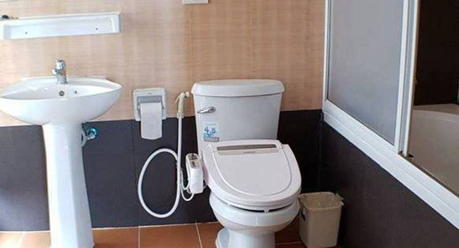 For sale 2 bedrooms condo in Si Racha, Chonburi