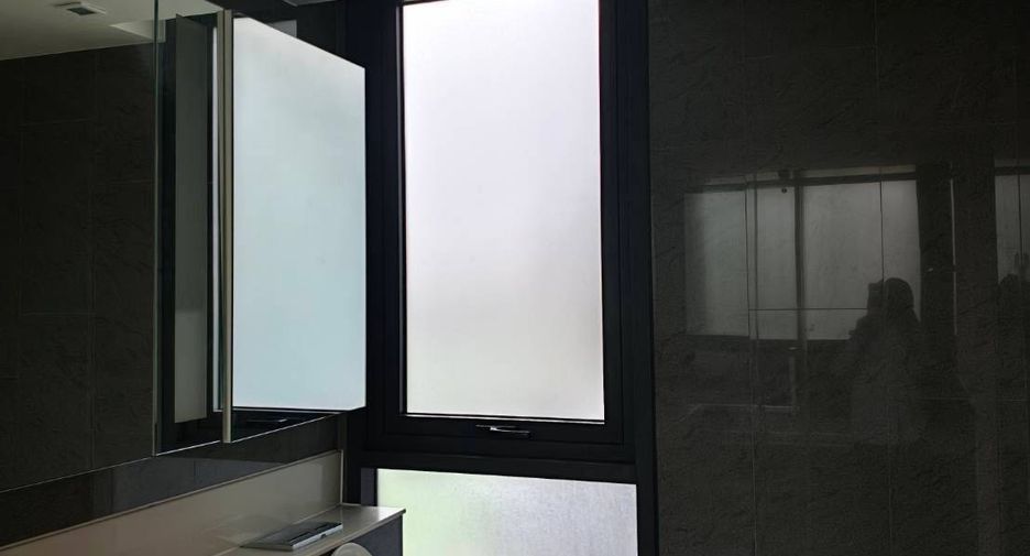 Condo en alquiler de 2 habitaciones en Khlong Toei, Bangkok