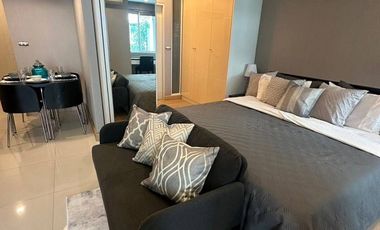 For sale 1 bed condo in Khlong Toei, Bangkok