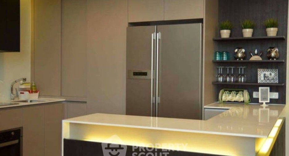 For sale 3 bedrooms condo in Khlong San, Bangkok