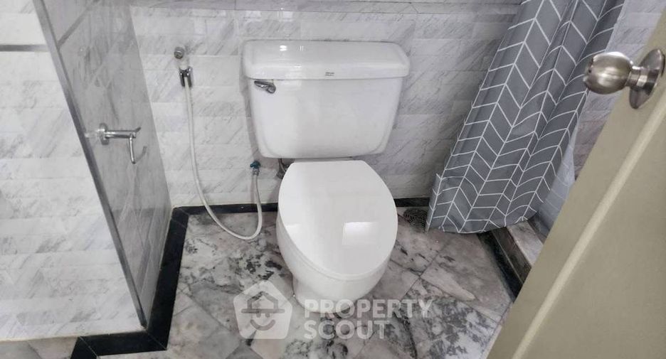 Продажа 2 спальни кондо в Ратчатхещи, Бангкок