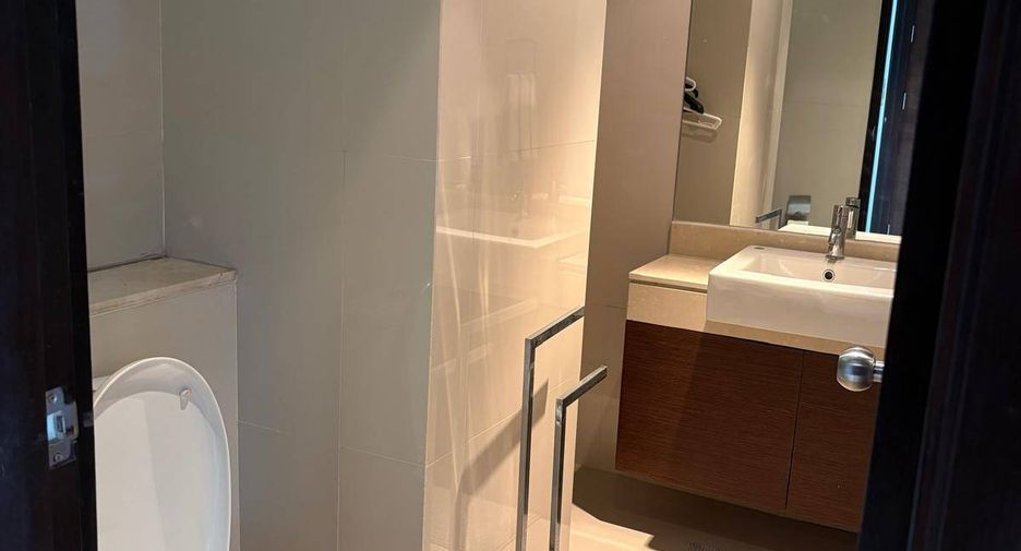 For rent and for sale 1 bed condo in Pathum Wan, Bangkok