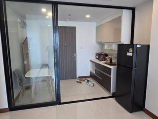 À louer et à vendre 1 chambre condo à Khlong San, Bangkok