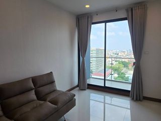 À louer et à vendre 1 chambre condo à Khlong San, Bangkok