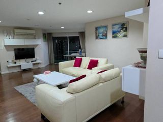 出售 3 卧室 公寓 在 Huai Khwang, 曼谷