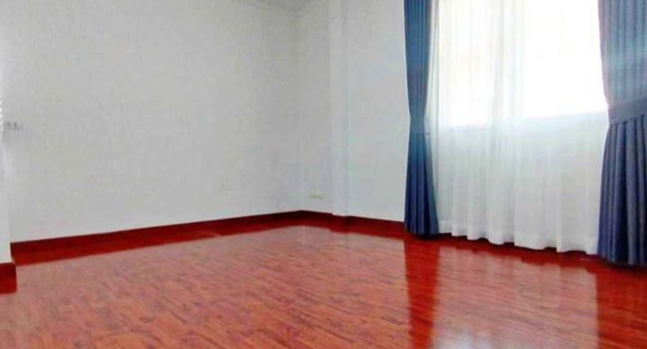出售 4 卧室 独立屋 在 Mueang Chon Buri, Chon Buri