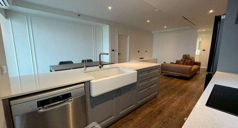For sale 2 bedrooms condo in Khlong San, Bangkok