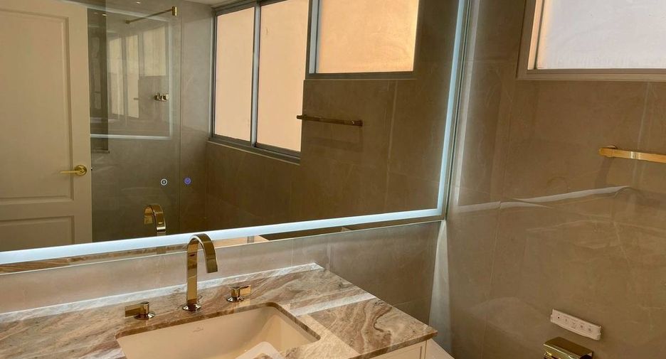 For sale 2 bedrooms condo in Khlong San, Bangkok