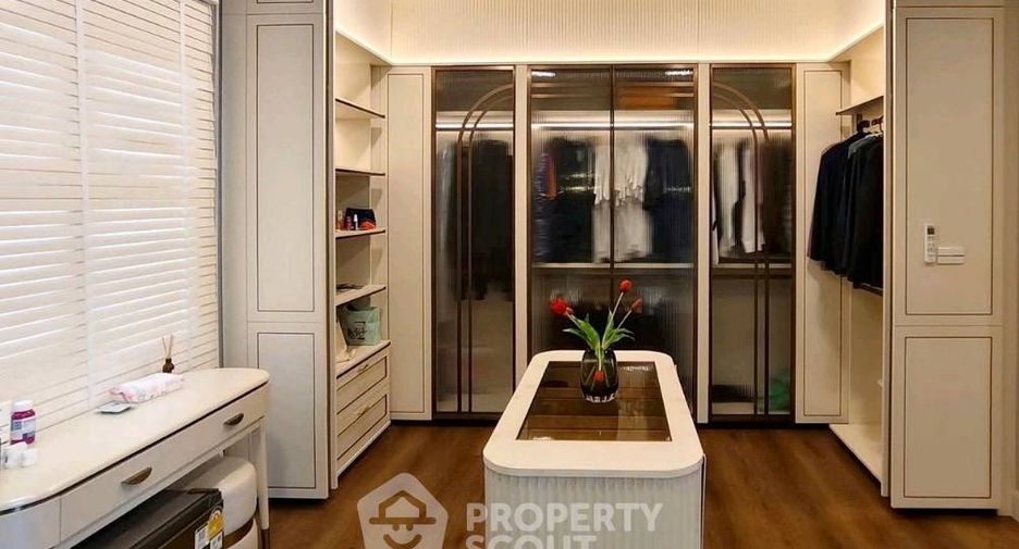 Casa en alquiler y en venta de 4 habitaciones en Saphan Sung, Bangkok