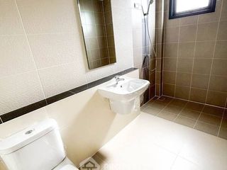 Reihenhaus zum Kauf mit 4 Zimmer in Thung Khru, Bangkok