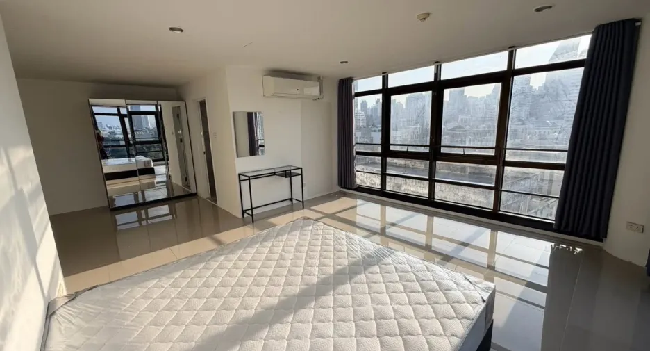 For rent 3 ベッドルーム condo in Watthana, Bangkok