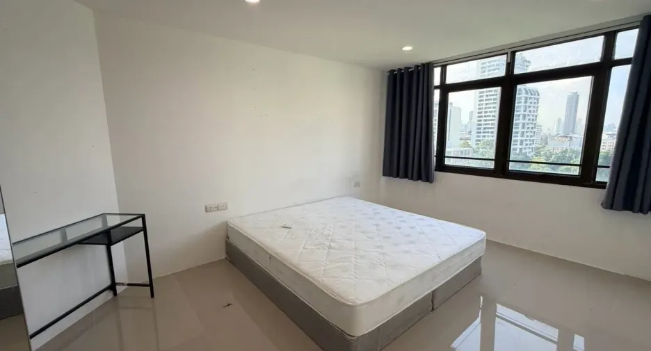 For rent 3 ベッドルーム condo in Watthana, Bangkok
