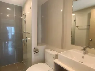 Продажа 1 кровать кондо в Пхра Кханонг, Бангкок