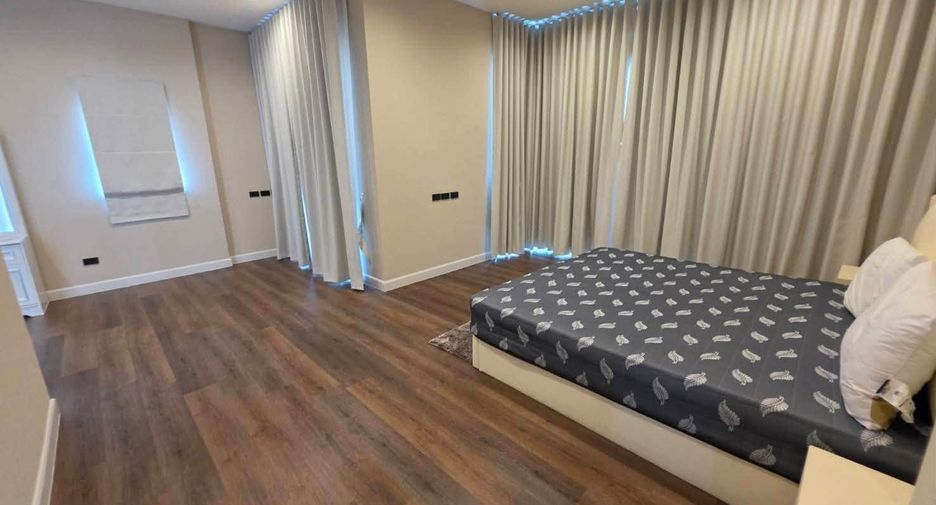 For rent 5 ベッドルーム house in Khlong Sam Wa, Bangkok