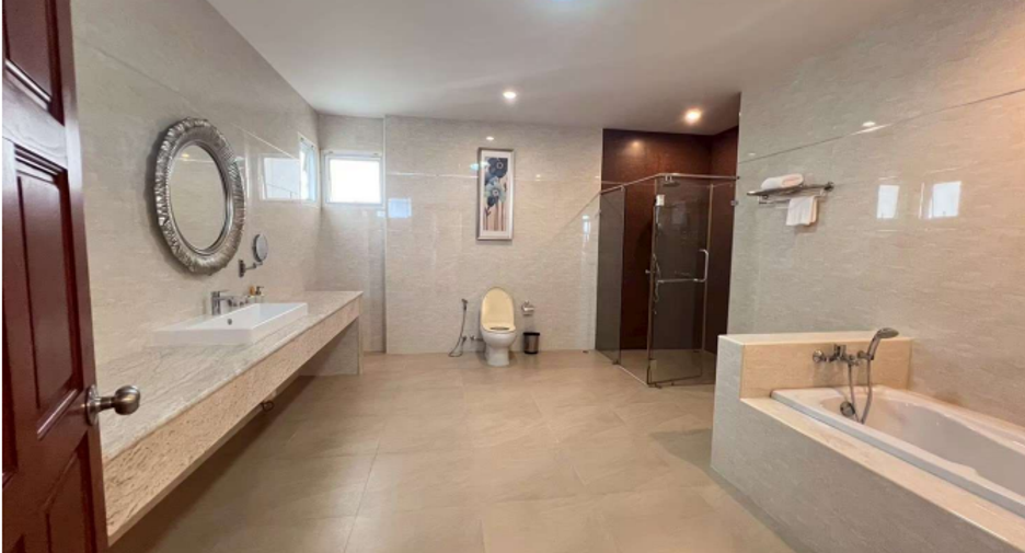 For sale 6 ベッドルーム house in Na Jomtien, Pattaya