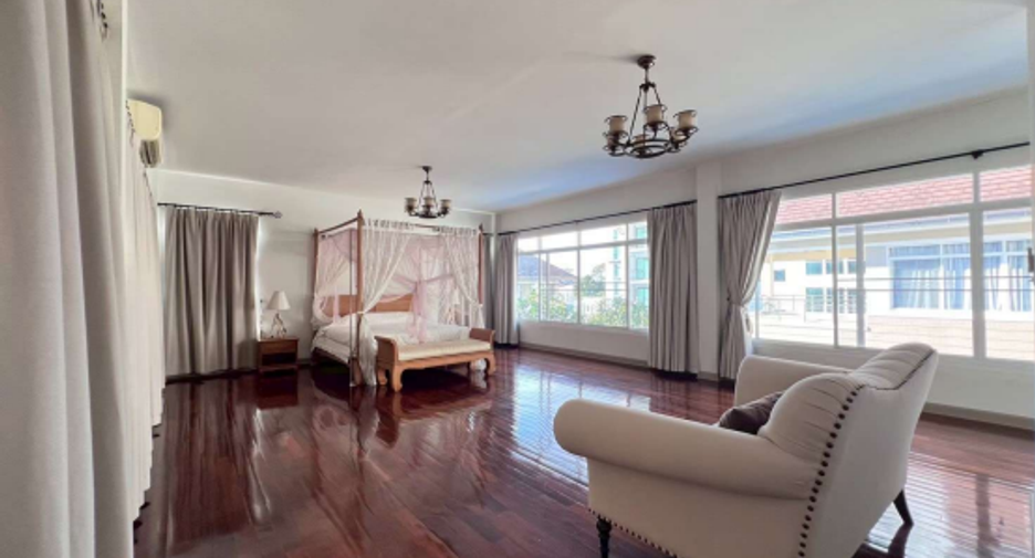 For sale 6 ベッドルーム house in Na Jomtien, Pattaya