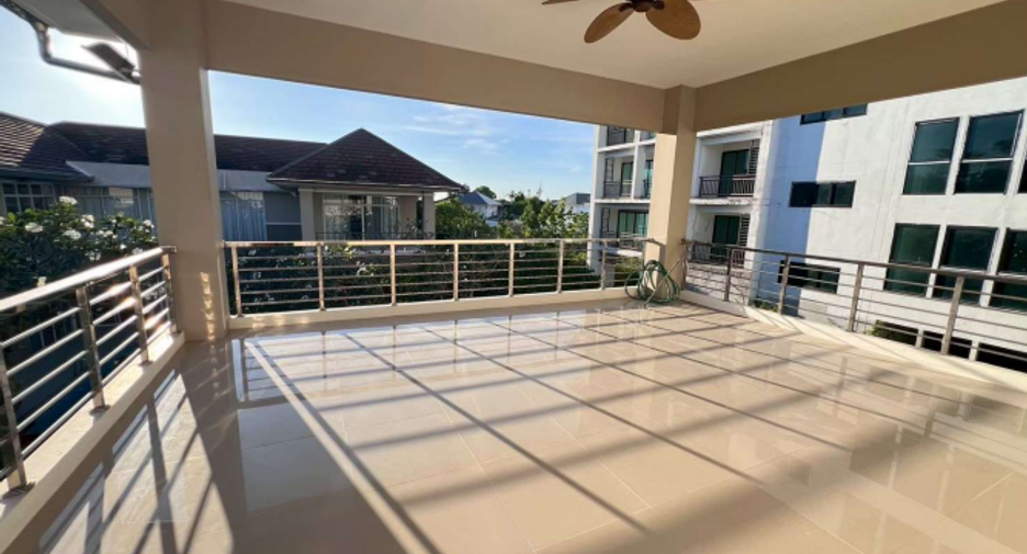 For sale 6 ベッドルーム house in Na Jomtien, Pattaya