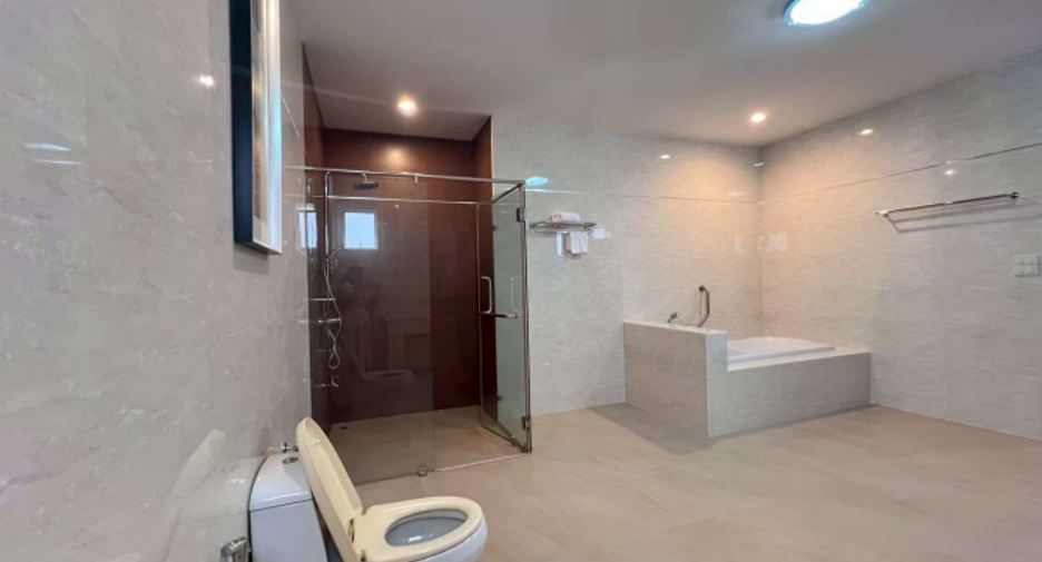 For sale 6 ベッドルーム house in Na Jomtien, Pattaya