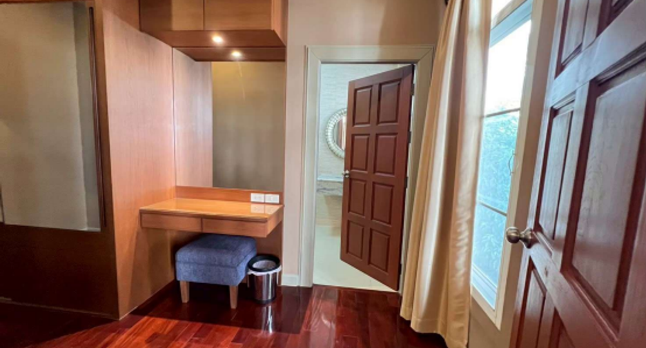 For sale 6 ベッドルーム house in Na Jomtien, Pattaya