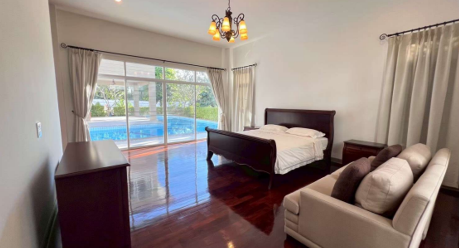 For sale 6 ベッドルーム house in Na Jomtien, Pattaya