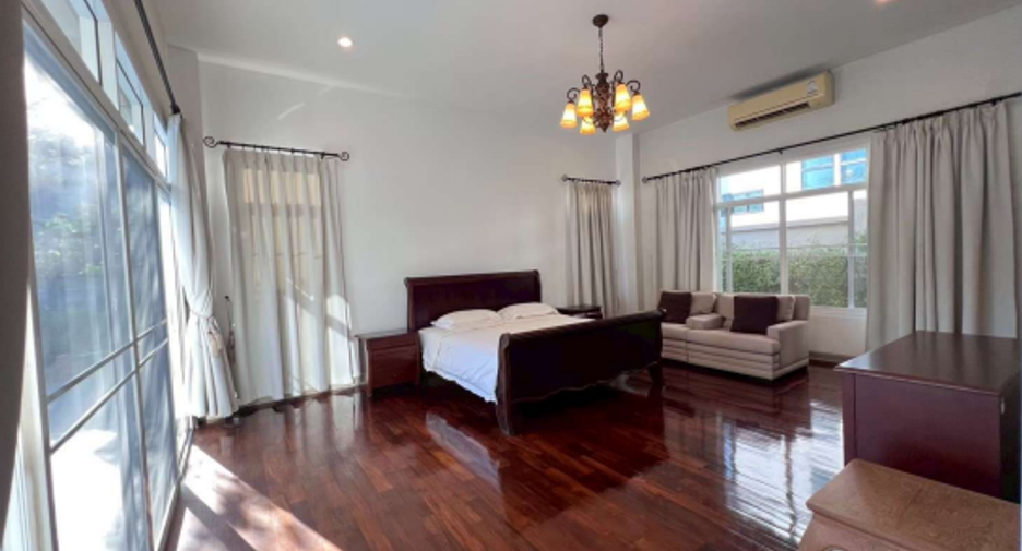 For sale 6 ベッドルーム house in Na Jomtien, Pattaya