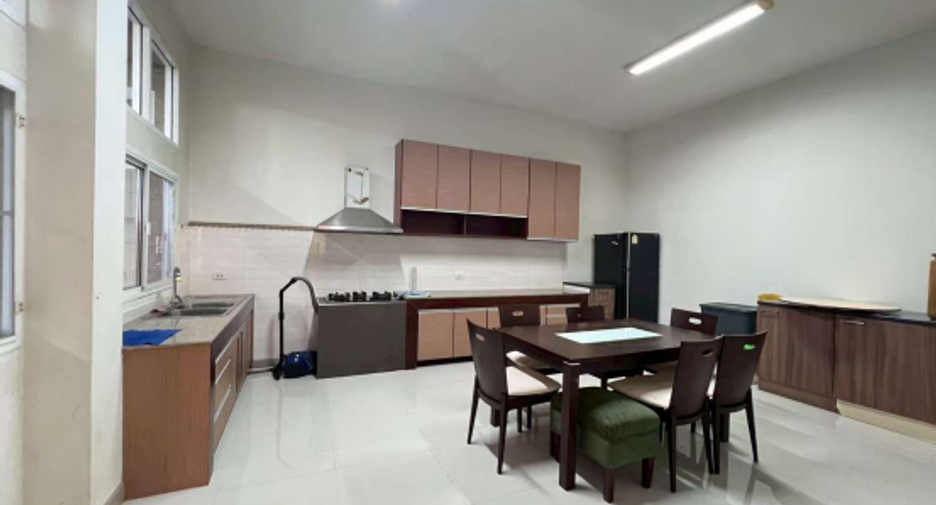 For sale 6 ベッドルーム house in Na Jomtien, Pattaya