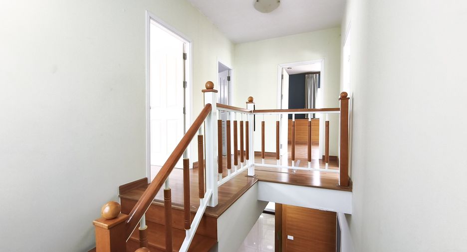 For sale 3 bedrooms house in Prawet, Bangkok