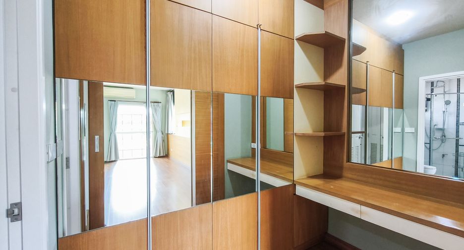 For sale 3 bedrooms house in Prawet, Bangkok