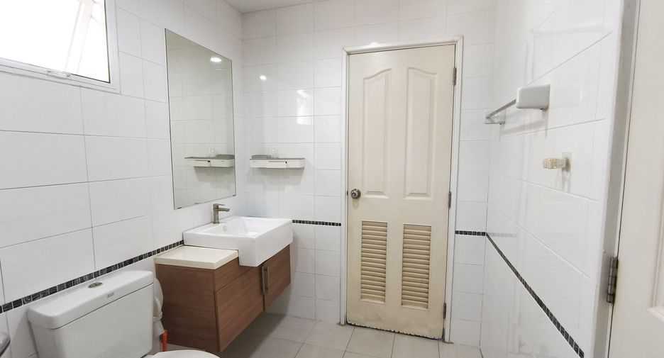 For sale 3 bedrooms house in Prawet, Bangkok