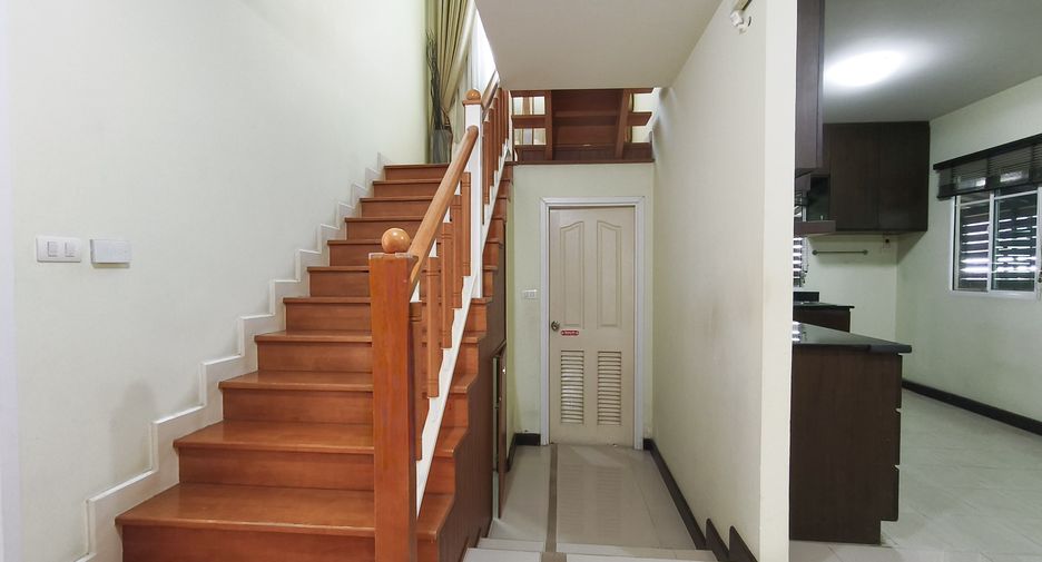 For sale 3 bedrooms house in Prawet, Bangkok