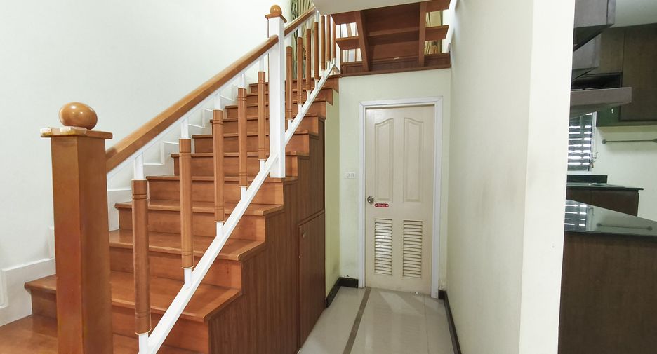 For sale 3 bedrooms house in Prawet, Bangkok