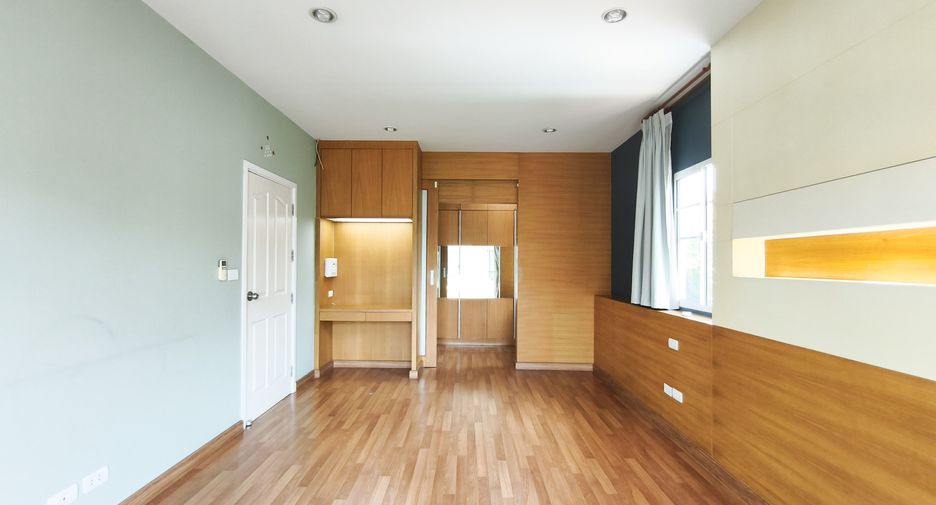 For sale 3 bedrooms house in Prawet, Bangkok