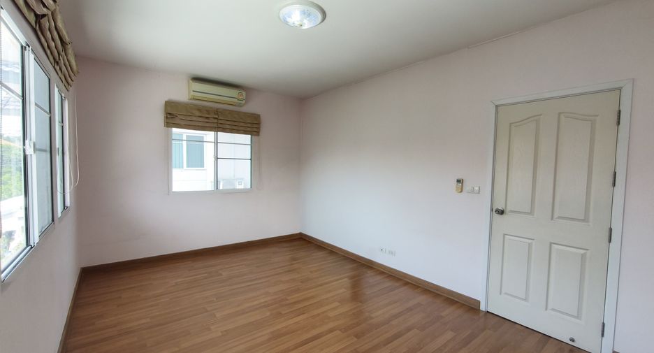 For sale 3 bedrooms house in Prawet, Bangkok
