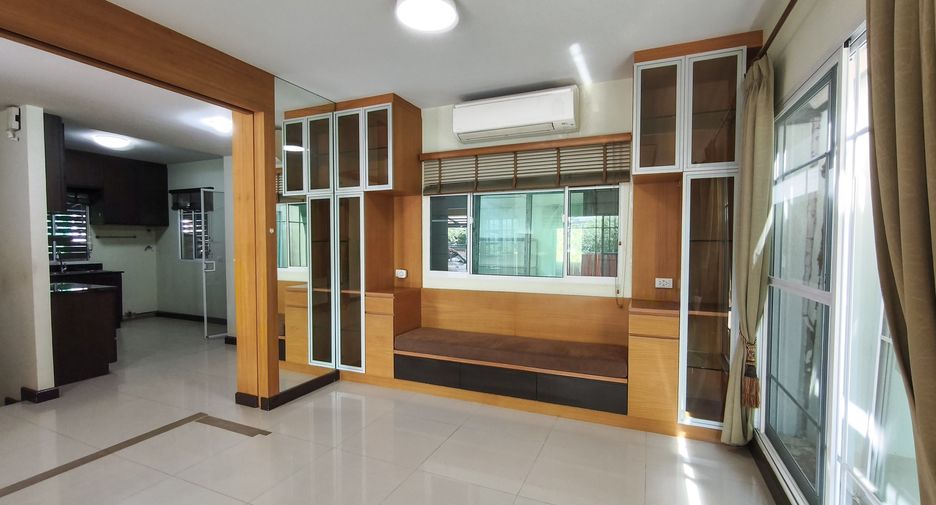 For sale 3 bedrooms house in Prawet, Bangkok